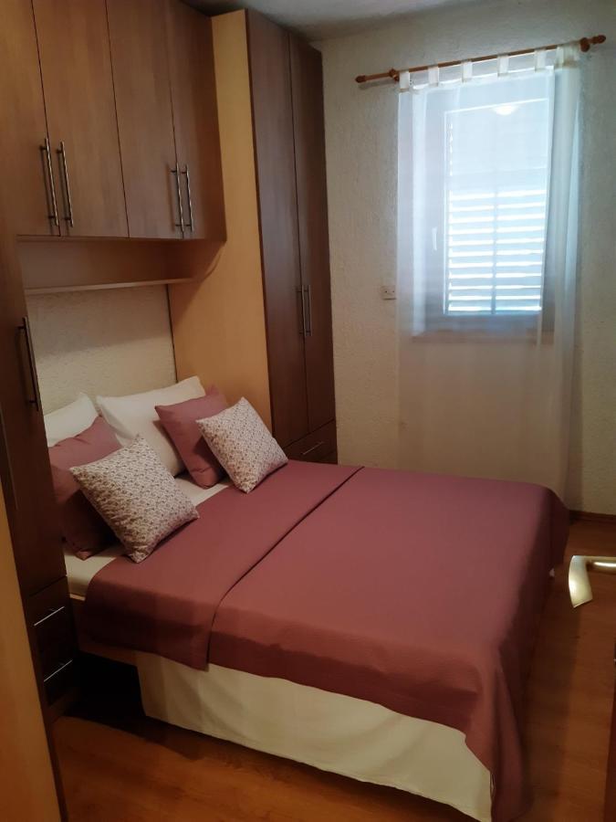 Apartment Margareta By El-Pi Tours Njivice Exteriér fotografie