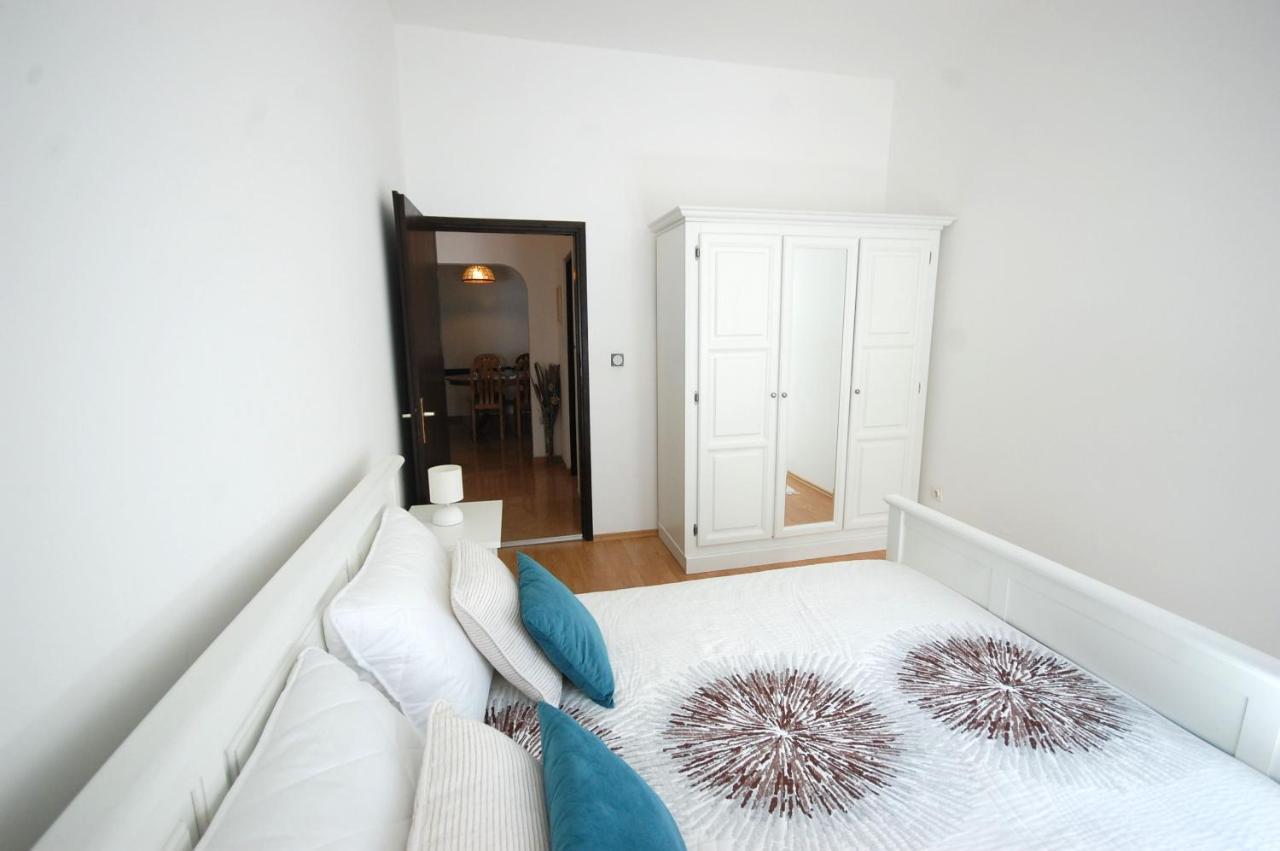 Apartment Margareta By El-Pi Tours Njivice Exteriér fotografie